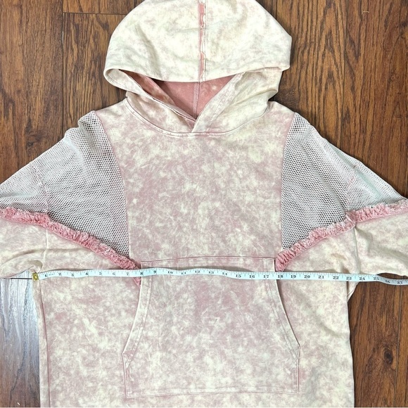 Bibi Pink Fishnet Accent Batwing Fringe Contemporary Pullover Sweatshirt Medium - Picture 12 of 15